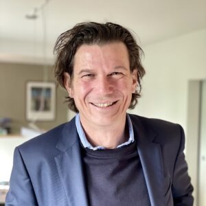 Mathieu Swine, speaker of the Magic & Sales keynote, former sales director and magician